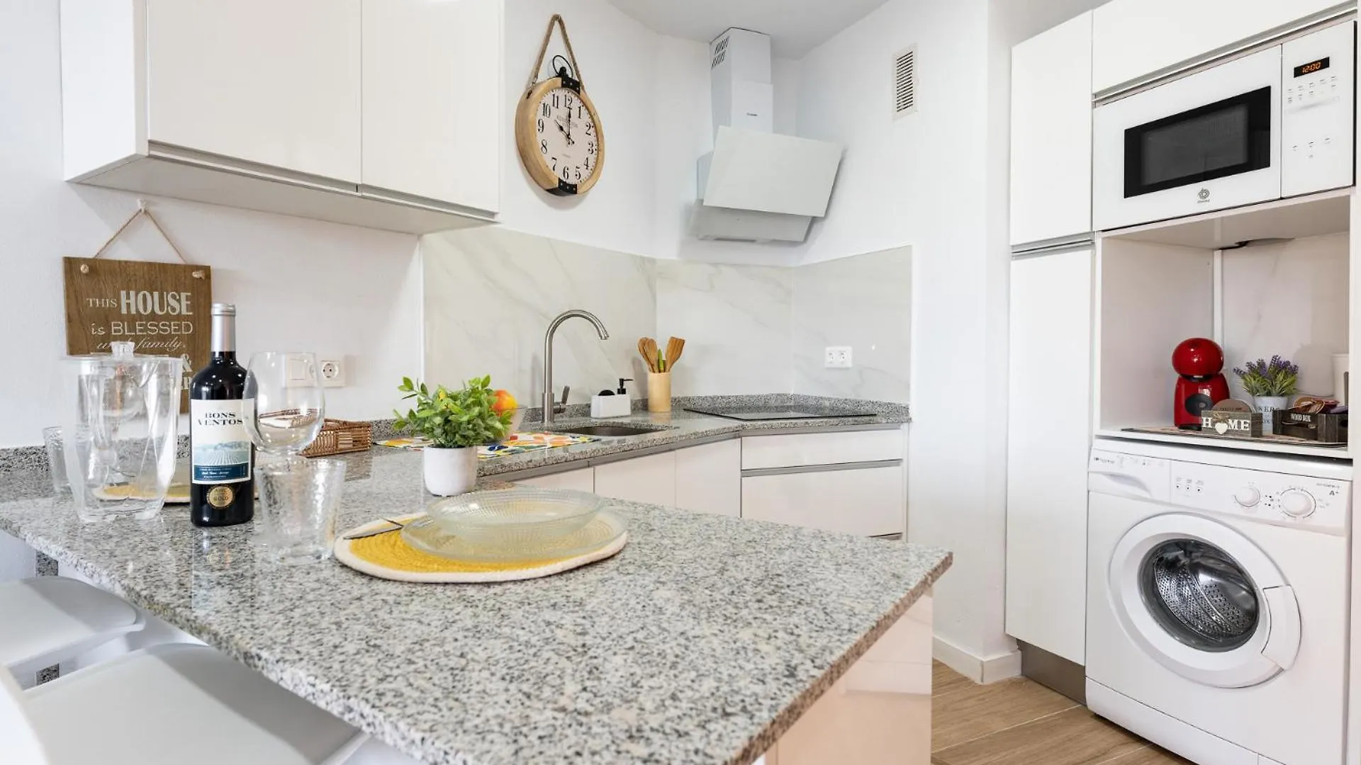 Malagasuite Cozy Studio & Pool توريمولينوس