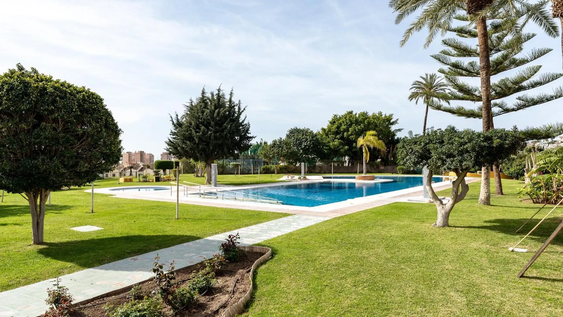 Malagasuite Cozy Studio & Pool توريمولينوس